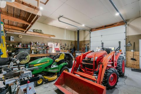 Tiny photo for 12913 S W Lark Meadow Lane, Powell Butte, OR 97753 (MLS # 220221176)
