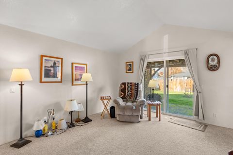 Tiny photo for 1025 Fairfield Avenue, Central Point, OR 97502 (MLS # 220212324)