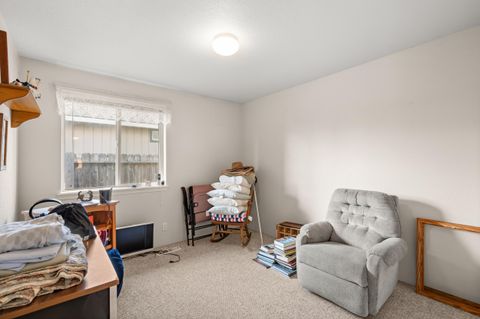 Tiny photo for 1025 Fairfield Avenue, Central Point, OR 97502 (MLS # 220212324)