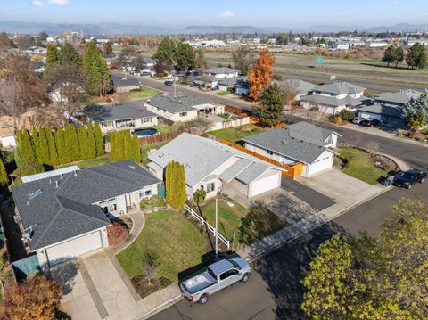 Tiny photo for 1025 Fairfield Avenue, Central Point, OR 97502 (MLS # 220212324)