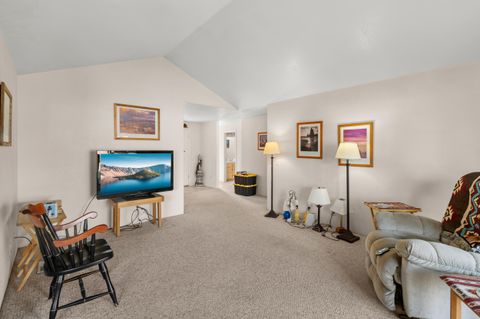 Tiny photo for 1025 Fairfield Avenue, Central Point, OR 97502 (MLS # 220212324)