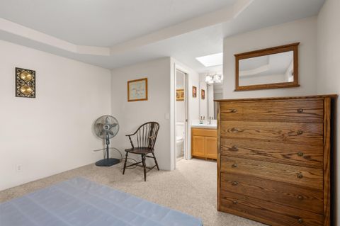 Tiny photo for 1025 Fairfield Avenue, Central Point, OR 97502 (MLS # 220212324)