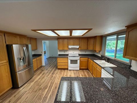 Tiny photo for 3115 Deer Trail Lane, Medford, OR 97501 (MLS # 220211446)