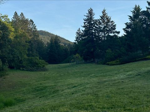 Tiny photo for 3115 Deer Trail Lane, Medford, OR 97501 (MLS # 220211446)