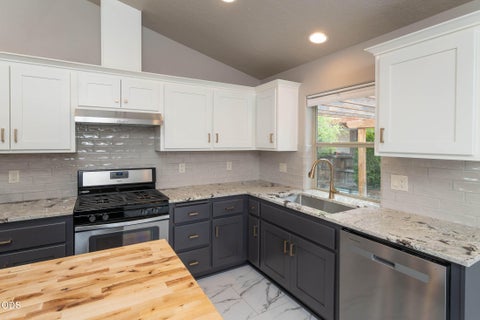 Tiny photo for 20665 Tango Creek Crk, Bend, OR 97701 (MLS # 220223992)