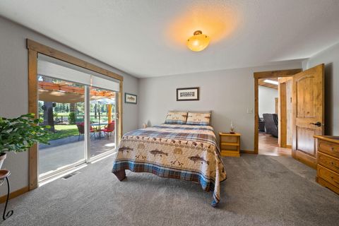 Tiny photo for 56532 Eclipse Drive, Bend, OR 97707 (MLS # 220215226)