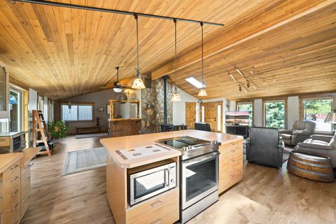 Tiny photo for 56532 Eclipse Drive, Bend, OR 97707 (MLS # 220215226)