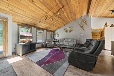 Tiny photo for 56532 Eclipse Drive, Bend, OR 97707 (MLS # 220215226)