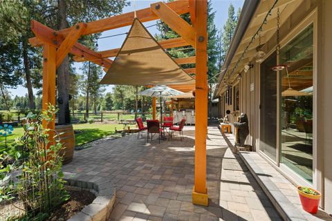 Tiny photo for 56532 Eclipse Drive, Bend, OR 97707 (MLS # 220215226)