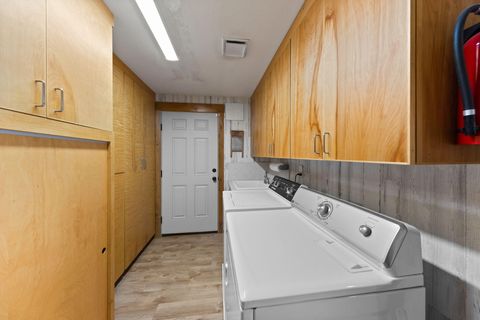 Tiny photo for 56532 Eclipse Drive, Bend, OR 97707 (MLS # 220215226)