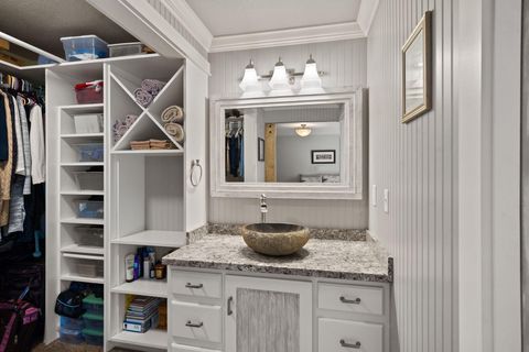 Tiny photo for 56532 Eclipse Drive, Bend, OR 97707 (MLS # 220215226)