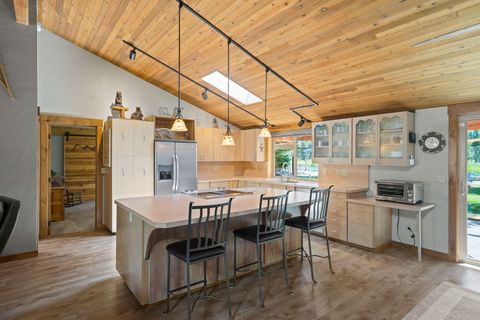 Tiny photo for 56532 Eclipse Drive, Bend, OR 97707 (MLS # 220215226)