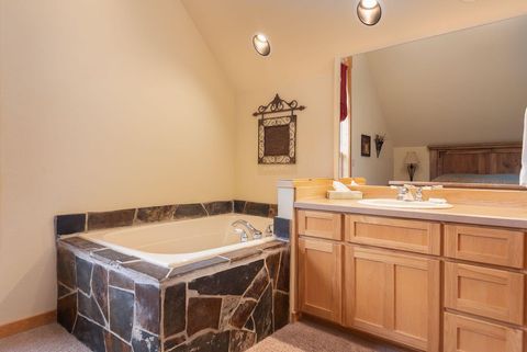 Tiny photo for 8968 Cliff Swallow Drive, Redmond, OR 97756 (MLS # 220216986)