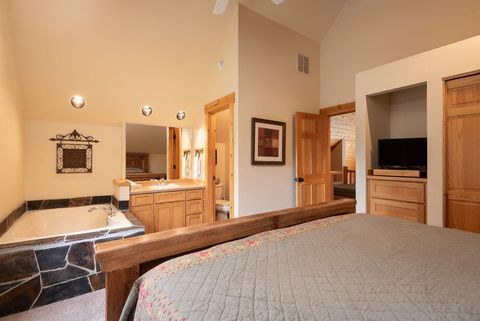 Tiny photo for 8968 Cliff Swallow Drive, Redmond, OR 97756 (MLS # 220216986)