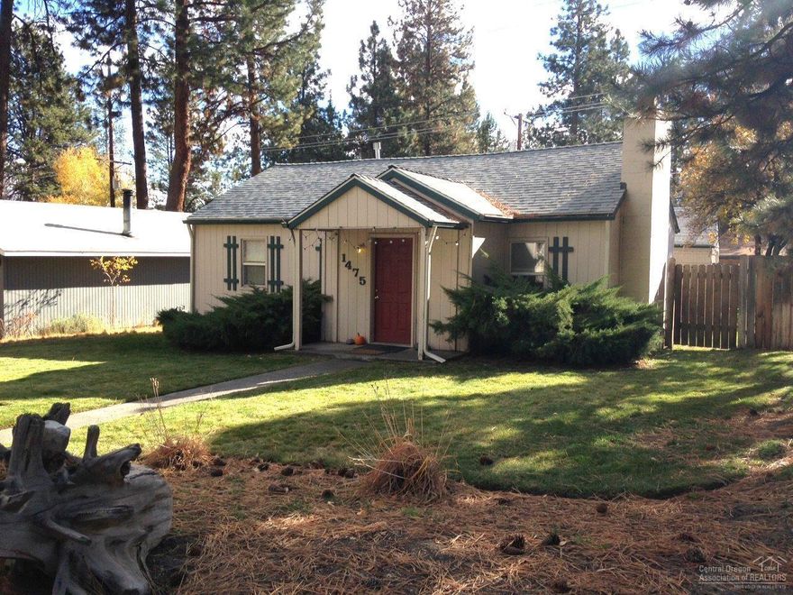 Excellent location in the heart of the Westside of Bend. Possible to replace garage with an ADU on this corner lot with alley access. Buyer to due diligence concerning the possibility of replacing garage with an ADU.