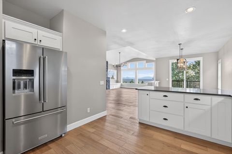 Tiny photo for 3122 NW Colonial Drive, Bend, OR 97703 (MLS # 220217098)