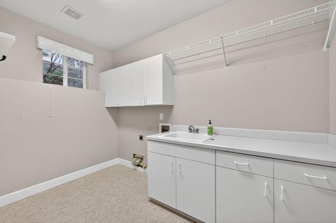 Tiny photo for 3122 NW Colonial Drive, Bend, OR 97703 (MLS # 220217098)