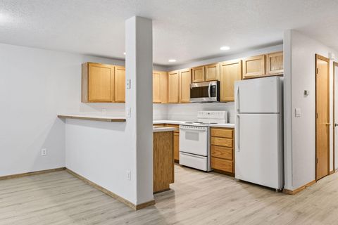 Tiny photo for 1470 SW 16th Street, Redmond, OR 97756 (MLS # 220215741)