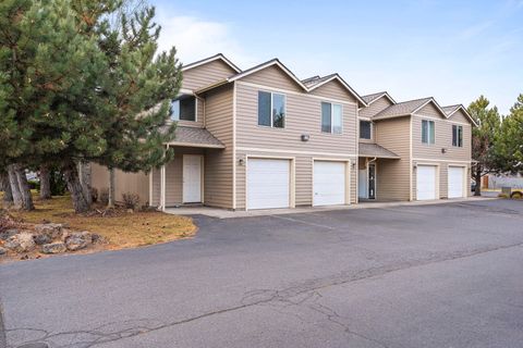 Photo of 1470 SW 16th Street, Redmond, OR 97756 (MLS # 220215741)