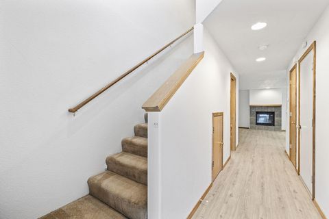 Tiny photo for 1470 SW 16th Street, Redmond, OR 97756 (MLS # 220215741)