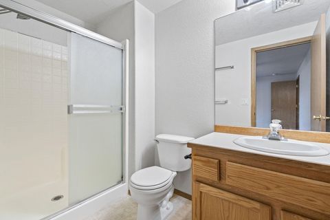 Tiny photo for 1470 SW 16th Street, Redmond, OR 97756 (MLS # 220215741)