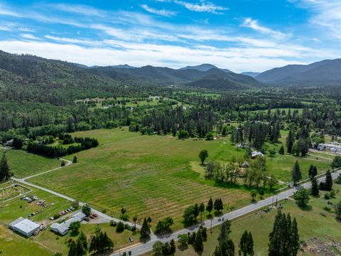 Photo of 20541 Williams Highway, Williams, OR 97544 (MLS # 220212422)