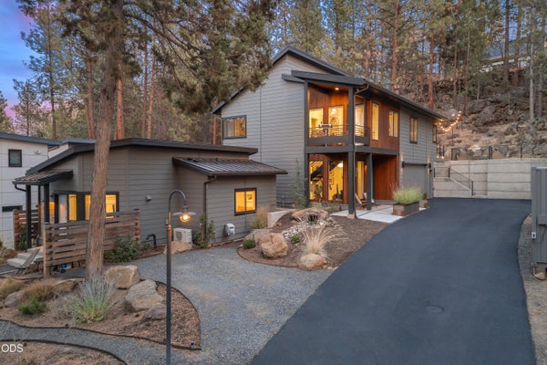 61552 OAKWOOD PL # 1, BEND, OR 97702 - Image f9a4909b8a8ffa93ae547215ec8193cf/752034915