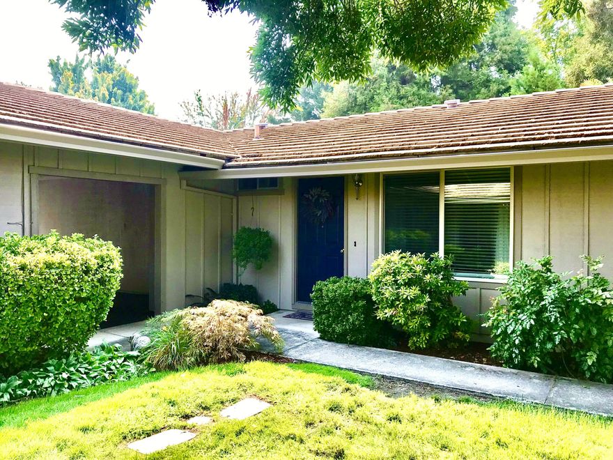 A Rare Opportunity! This charming home is located in the highly sought after Heritage Village. This single level, end unit has 2 spacious bedrooms and 2 full baths. The kitchen has been  updated with stainless appliances, vinyl laminated floor covering and craftsman style cabinets in unit, washer/dryer. Peaceful, fenced, private patio off the kitchen. This home is low maintenance as the HOA includes exterior maintenance, landscaping of common areas, and trash service. Come see this jewel conveniently located to all historic Jacksonville has to offer!