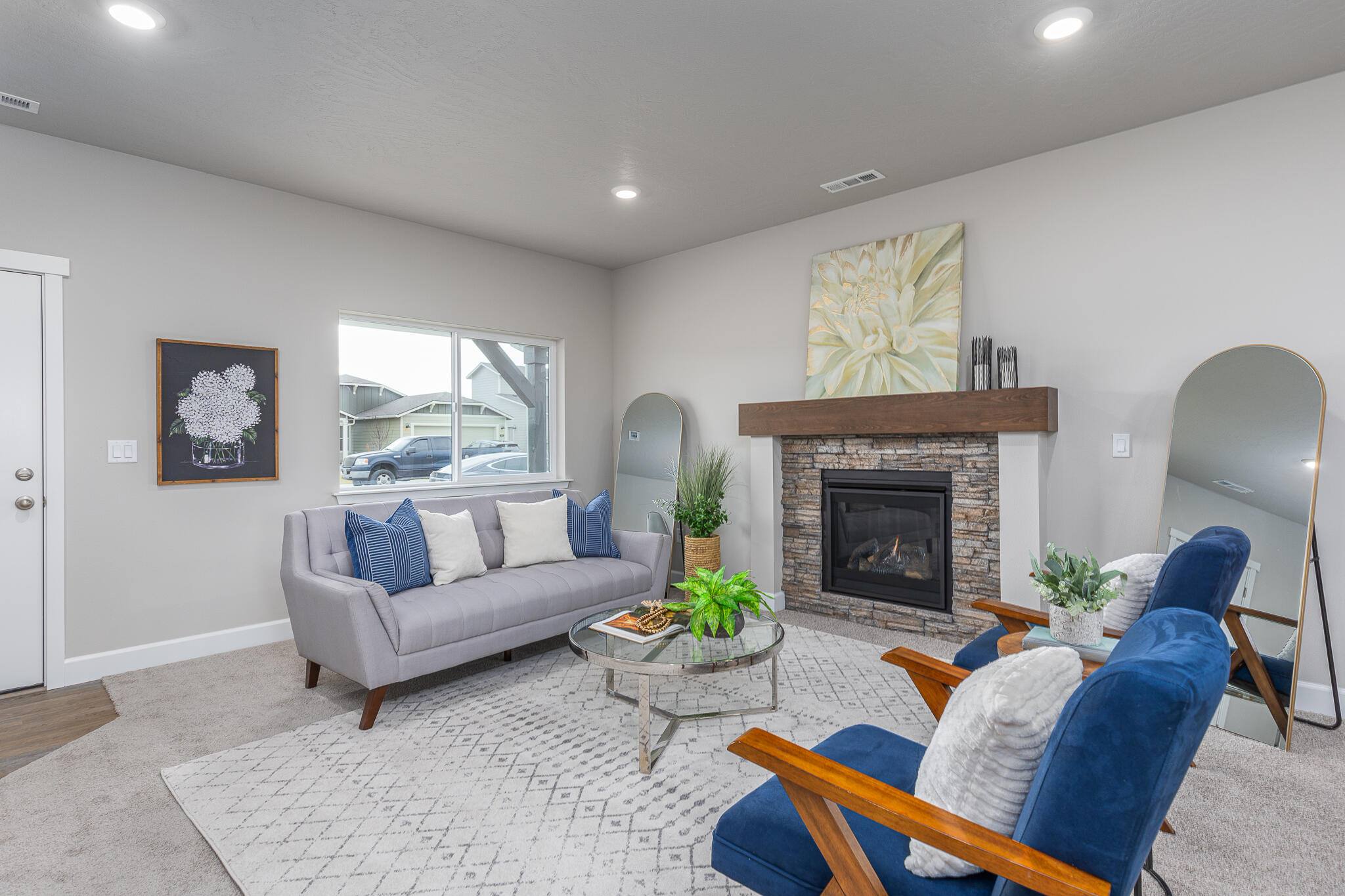 1079 NW Walnut Avenue 08