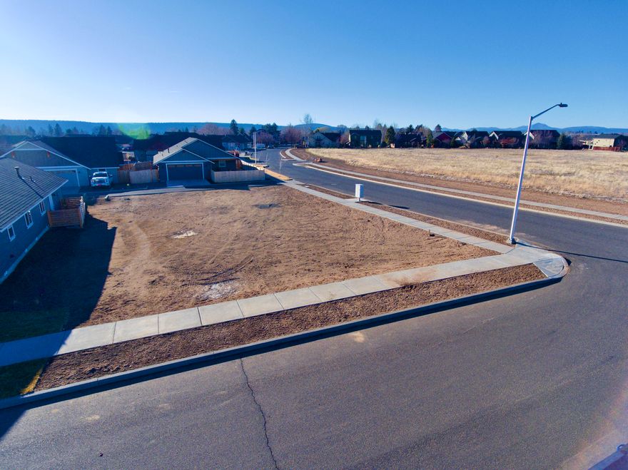Corner lot in Ironhorse neighborhood now available! One of the last lots left in Phase 1. Views of Barnes Butte and minutes to Barnes Butte Elementary. Community has access to miles of trails, perfect for hiking and enjoyment steps away from home. Fantastic ready to build lot close to so much!
For more information on the community and building guidelines visit www.ironhorseprineville.com