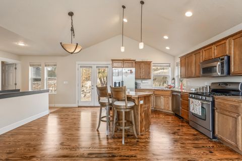 Tiny photo for 2671 NE Bobbi Court, Prineville, OR 97754 (MLS # 220211474)