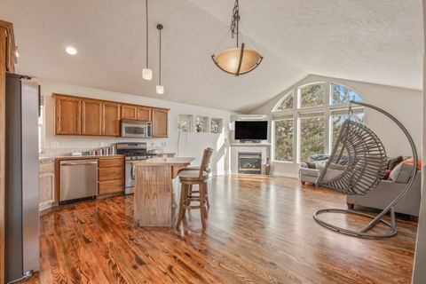 Tiny photo for 2671 NE Bobbi Court, Prineville, OR 97754 (MLS # 220211474)