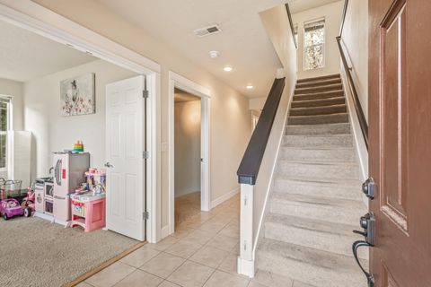 Tiny photo for 2671 NE Bobbi Court, Prineville, OR 97754 (MLS # 220211474)