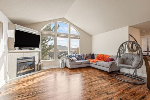 Tiny photo for 2671 NE Bobbi Court, Prineville, OR 97754 (MLS # 220211474)