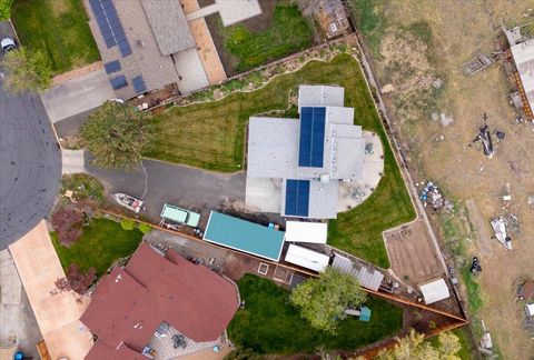 Tiny photo for 1551 SW Parkway Drive, Redmond, OR 97756 (MLS # 220219980)