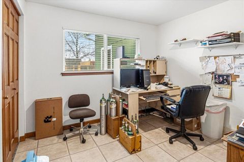 Tiny photo for 1551 SW Parkway Drive, Redmond, OR 97756 (MLS # 220219980)