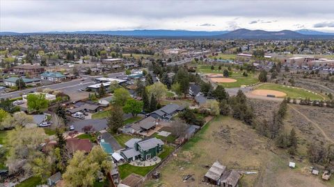 Tiny photo for 1551 SW Parkway Drive, Redmond, OR 97756 (MLS # 220219980)