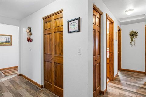 Tiny photo for 1551 SW Parkway Drive, Redmond, OR 97756 (MLS # 220219980)