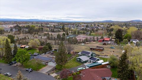 Tiny photo for 1551 SW Parkway Drive, Redmond, OR 97756 (MLS # 220219980)
