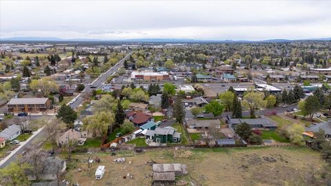 Tiny photo for 1551 SW Parkway Drive, Redmond, OR 97756 (MLS # 220219980)