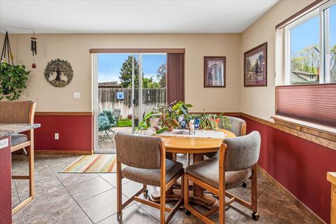 Tiny photo for 1551 SW Parkway Drive, Redmond, OR 97756 (MLS # 220219980)