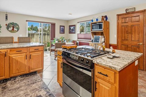 Tiny photo for 1551 SW Parkway Drive, Redmond, OR 97756 (MLS # 220219980)