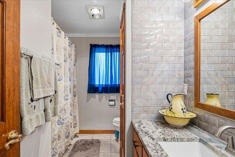 Tiny photo for 1551 SW Parkway Drive, Redmond, OR 97756 (MLS # 220219980)