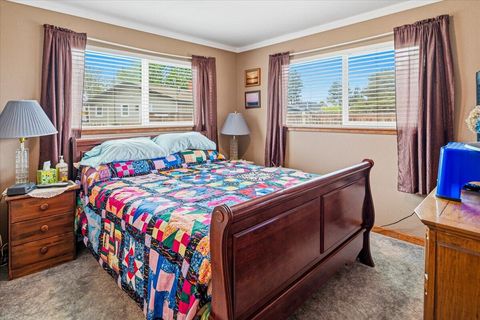 Tiny photo for 1551 SW Parkway Drive, Redmond, OR 97756 (MLS # 220219980)