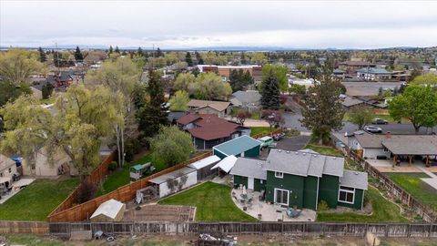 Tiny photo for 1551 SW Parkway Drive, Redmond, OR 97756 (MLS # 220219980)