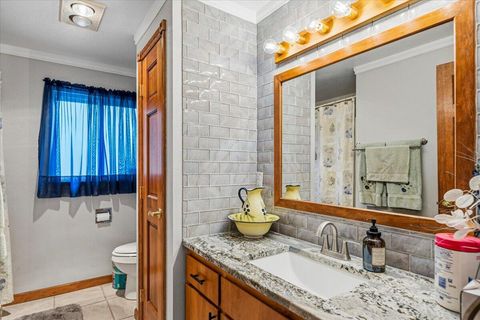 Tiny photo for 1551 SW Parkway Drive, Redmond, OR 97756 (MLS # 220219980)