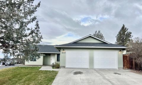 Tiny photo for 629 SW Deer Ridge Court, Madras, OR 97741 (MLS # 220217150)