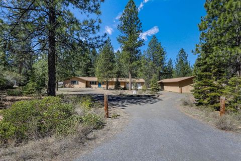 Photo of 50874 Doe Loop, La Pine, OR 97739 (MLS # 220211837)