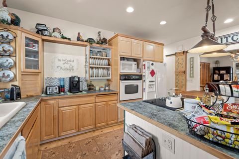 Tiny photo for 152113 Silver Spur Road, La Pine, OR 97739 (MLS # 220210582)