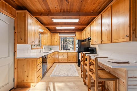 Tiny photo for 17280 Azusa Road, Bend, OR 97707 (MLS # 220213303)